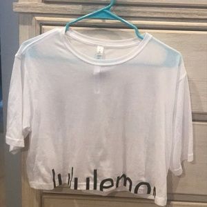 Lululemon cropped tee